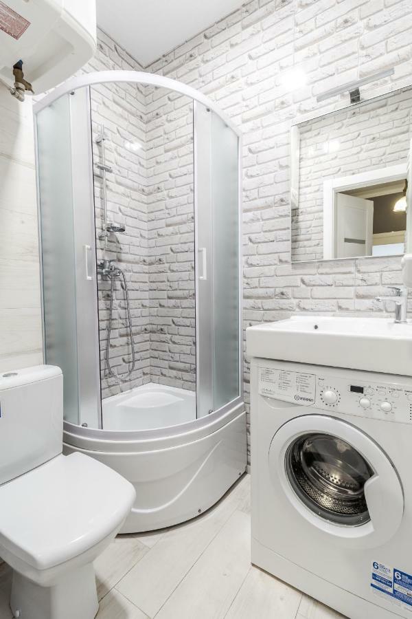 Modern Rus Apartment ลวีฟ ภายนอก รูปภาพ