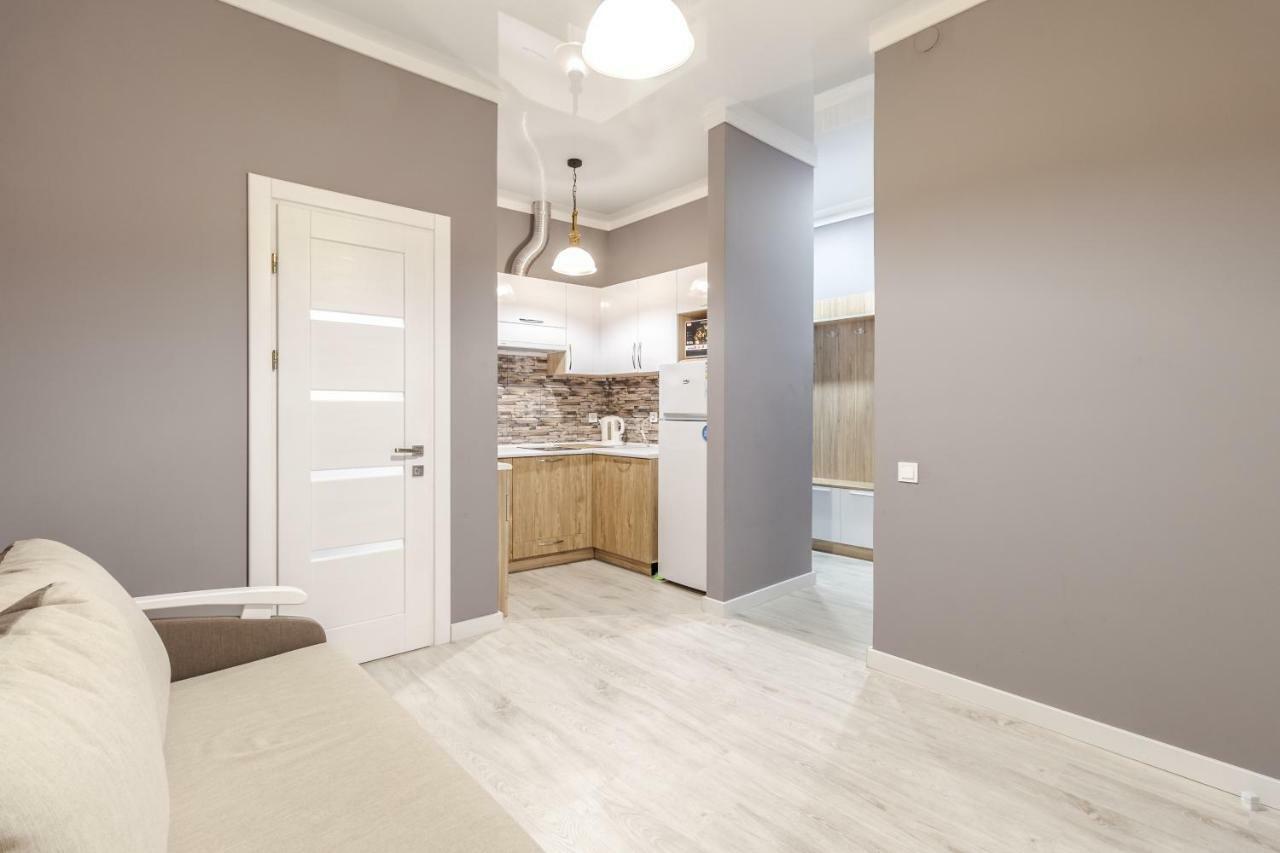 Modern Rus Apartment ลวีฟ ภายนอก รูปภาพ