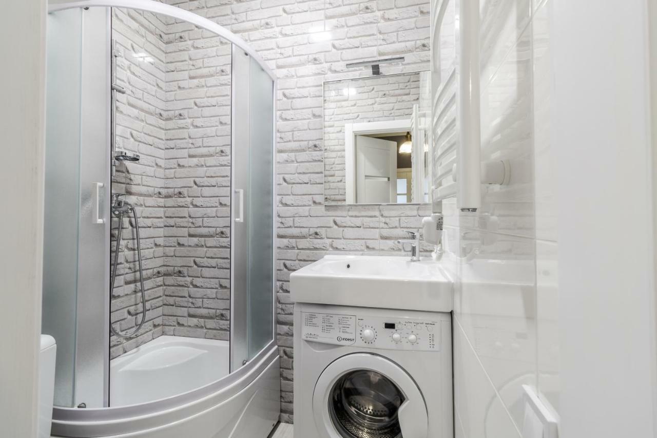 Modern Rus Apartment ลวีฟ ภายนอก รูปภาพ
