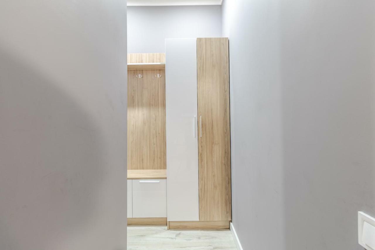 Modern Rus Apartment ลวีฟ ภายนอก รูปภาพ