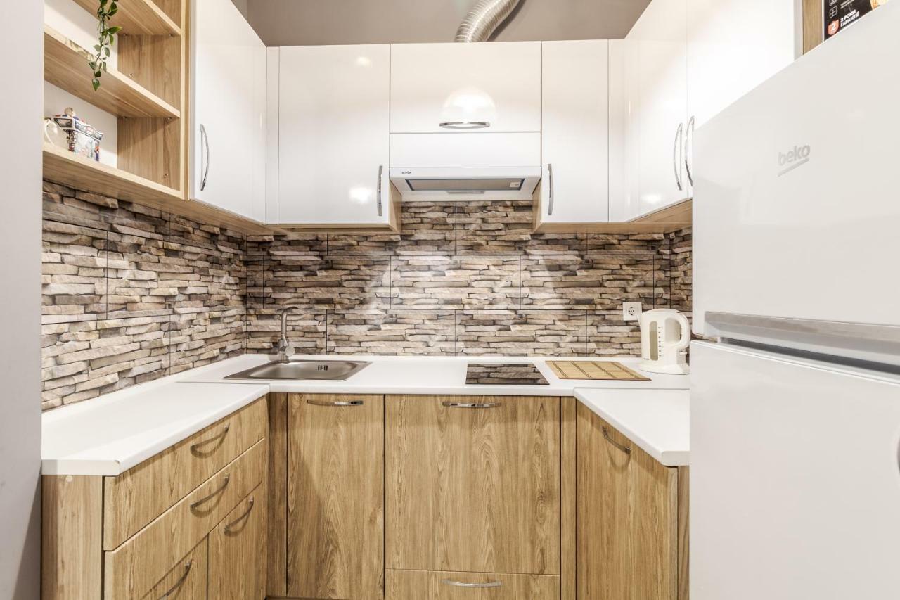 Modern Rus Apartment ลวีฟ ภายนอก รูปภาพ